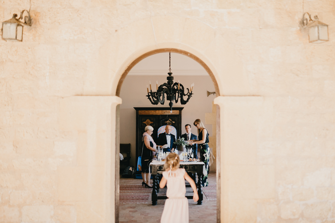 WEDDING PHOTOGRAPHER