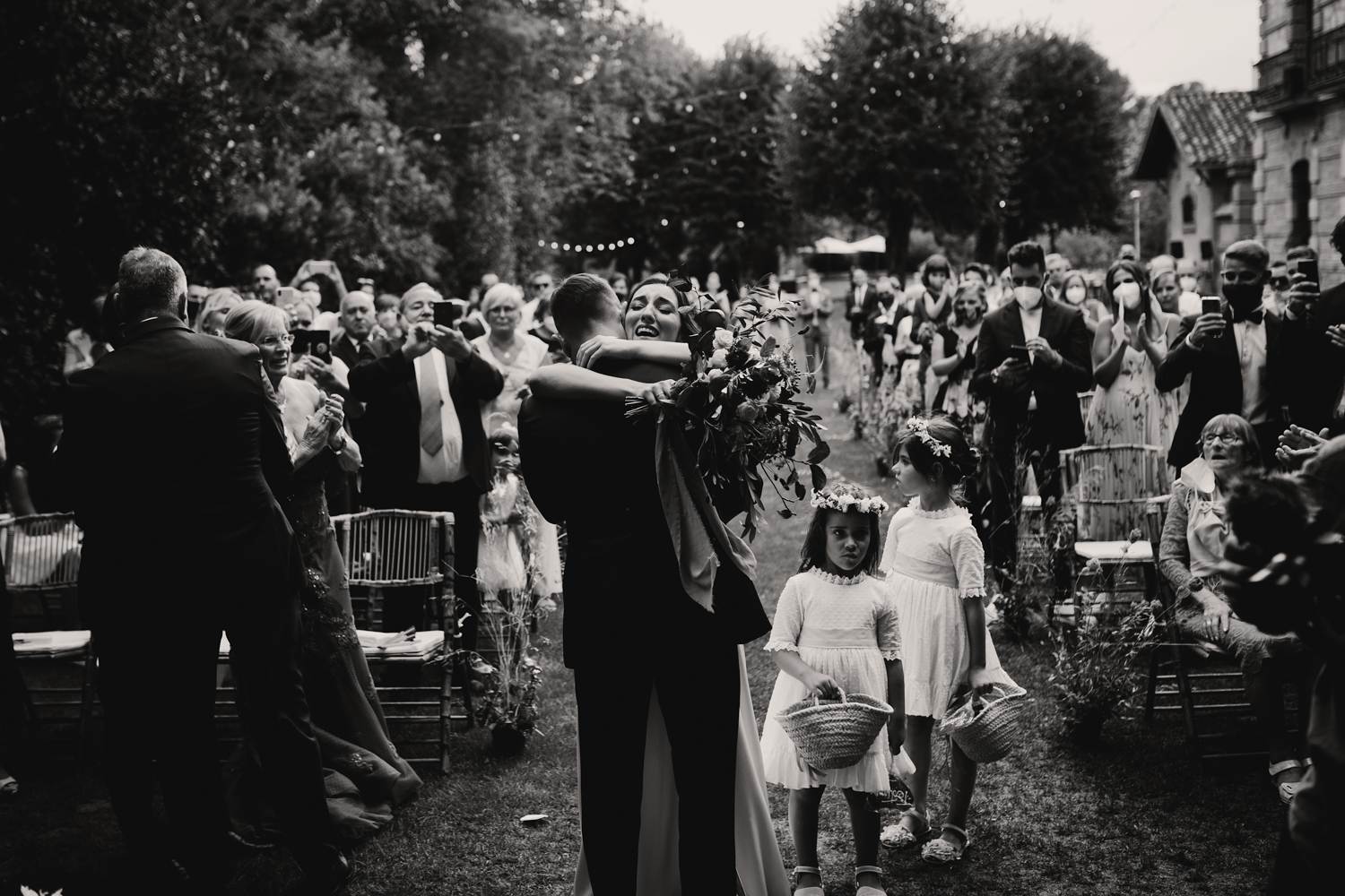 fotografía de boda blanco y negro